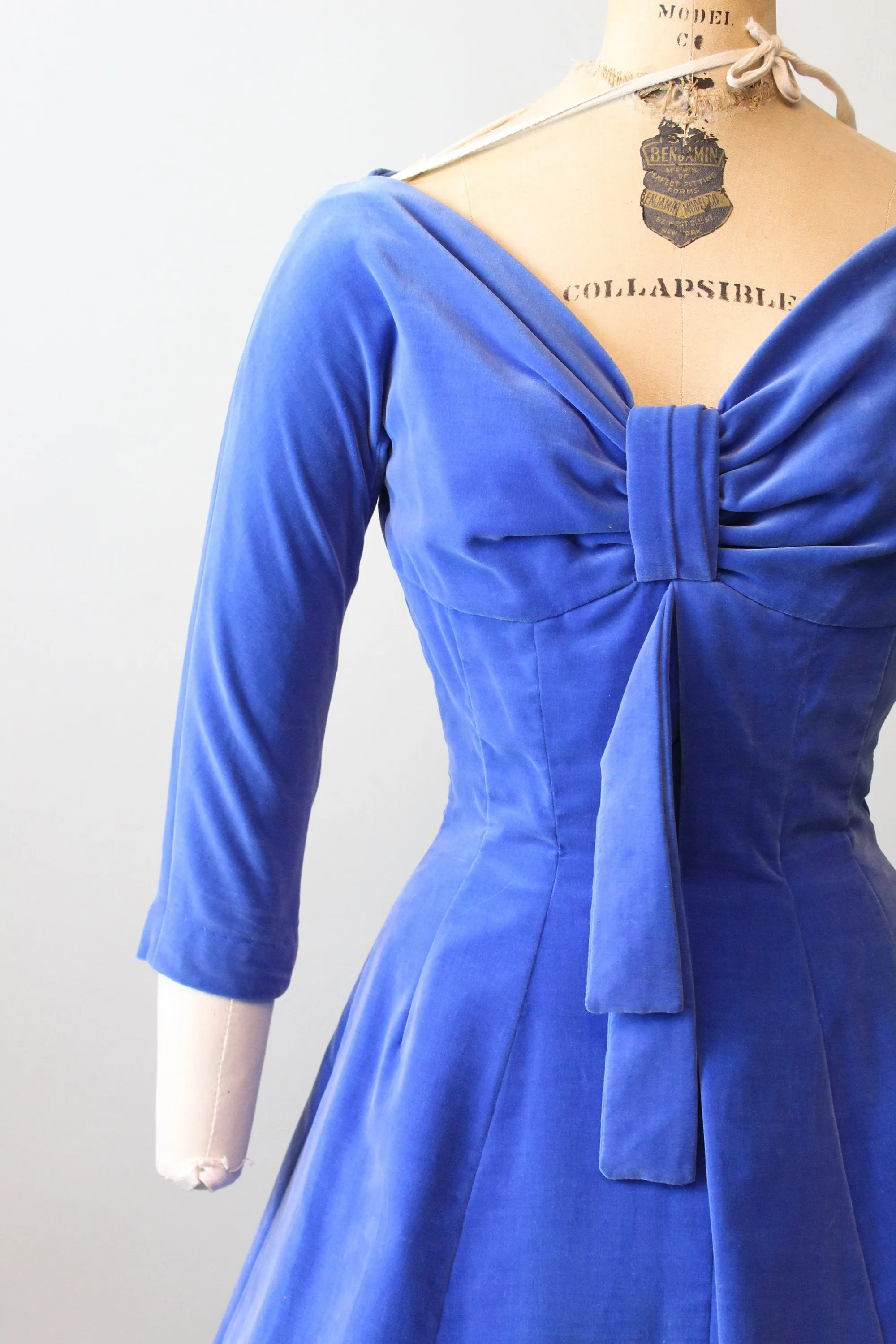1950s SUZY PERETTE blue VELVET dress xs | new fall