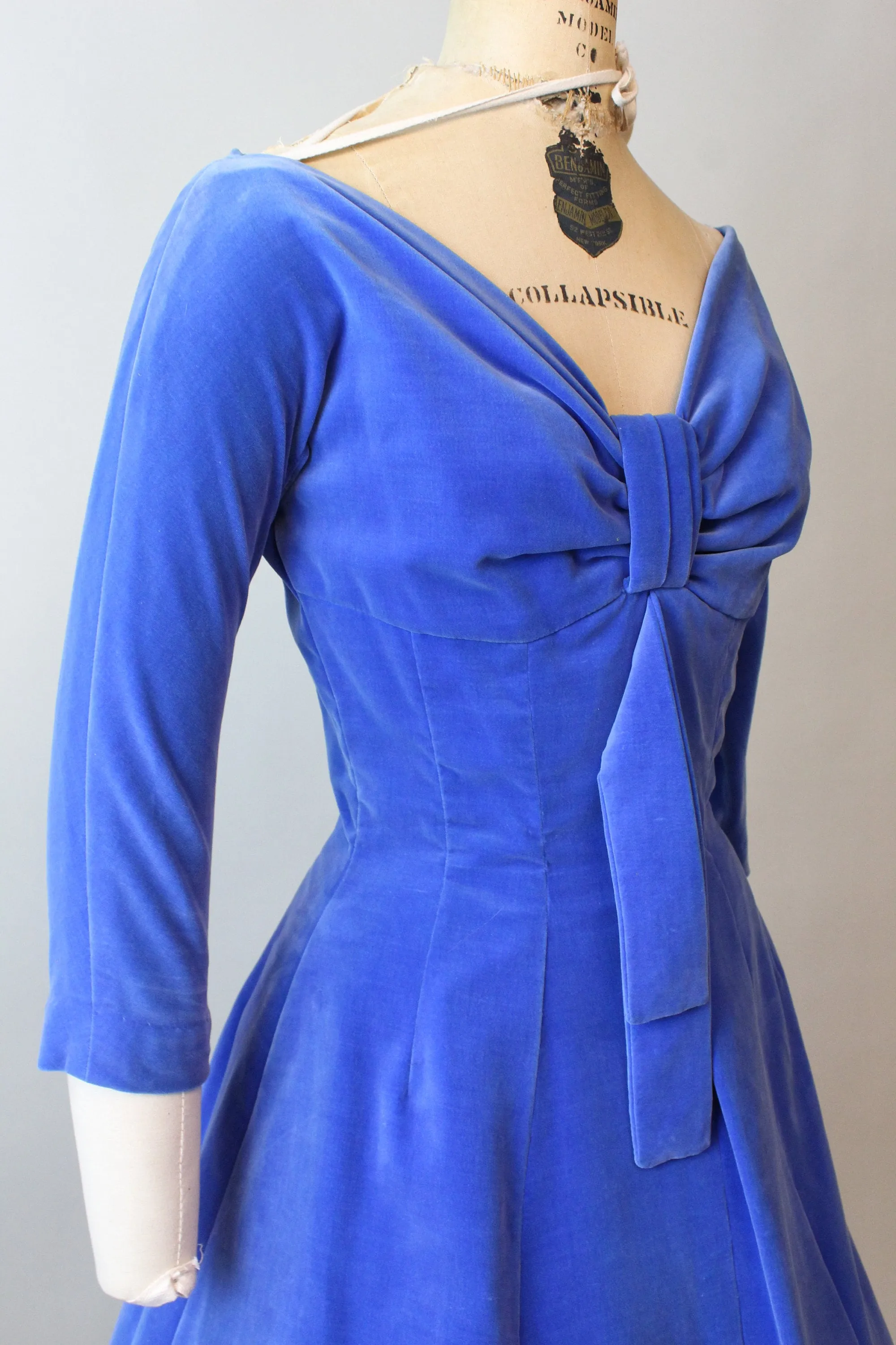 1950s SUZY PERETTE blue VELVET dress xs | new fall