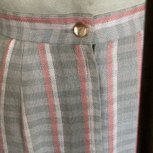 1980s tailored pencil skirt, plaid, fully lined, marked 8 but fits 2