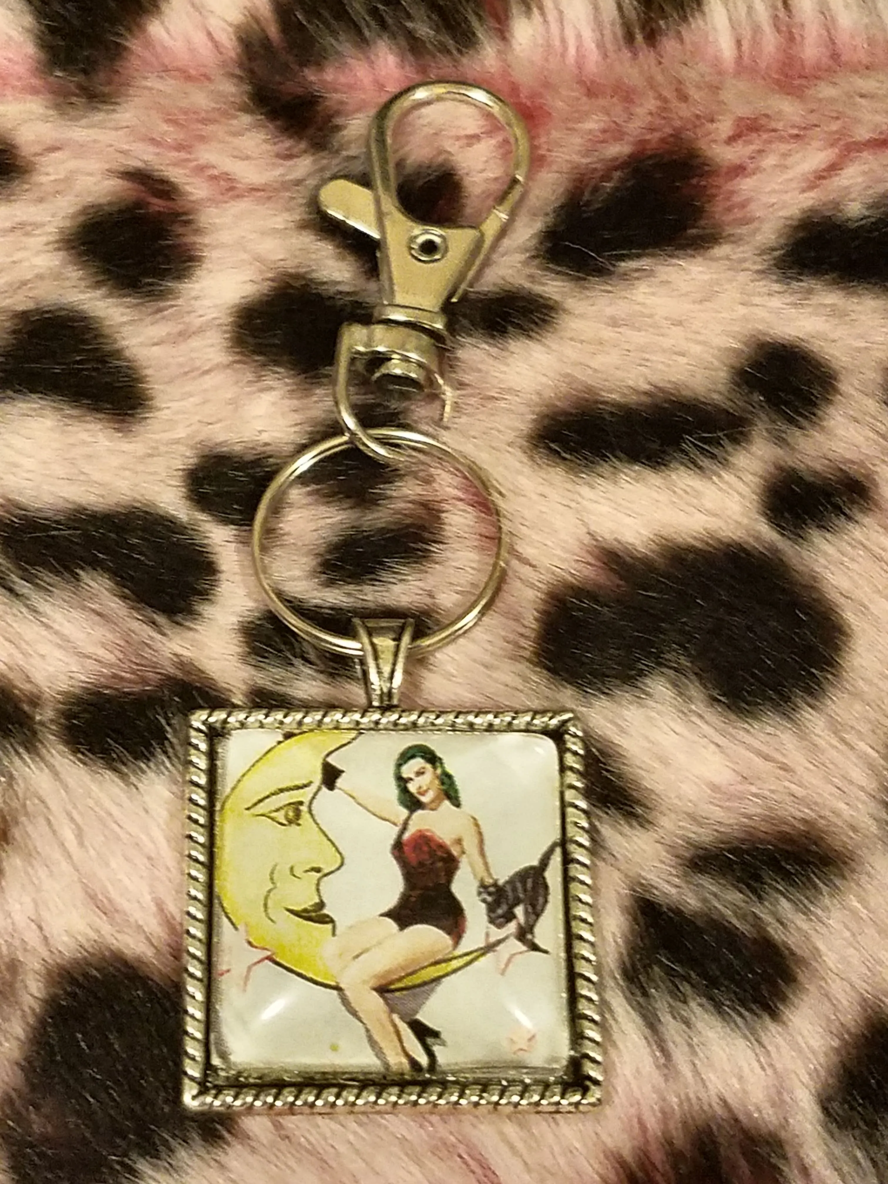 1" Vintage Halloween Pin Up Cabochon Key Chain