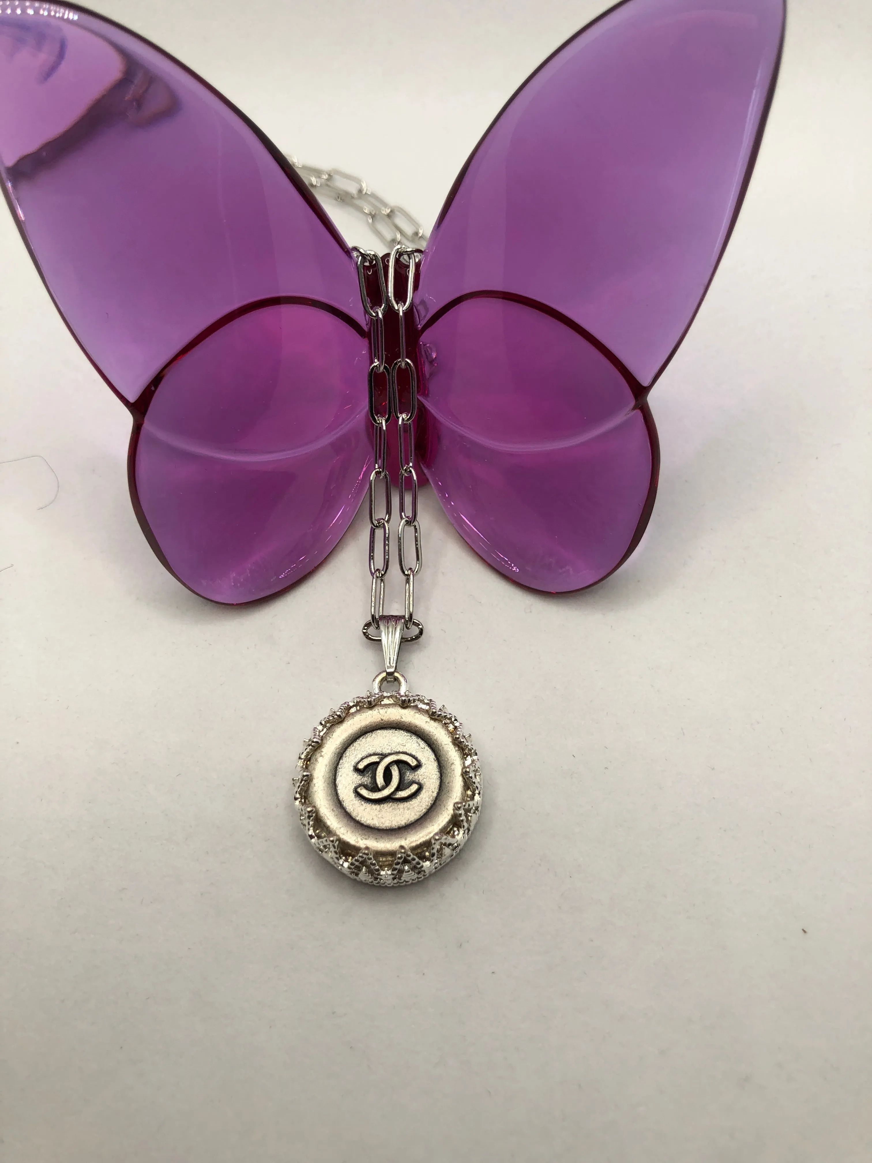 #228 Vintage Couture Necklace 23mm