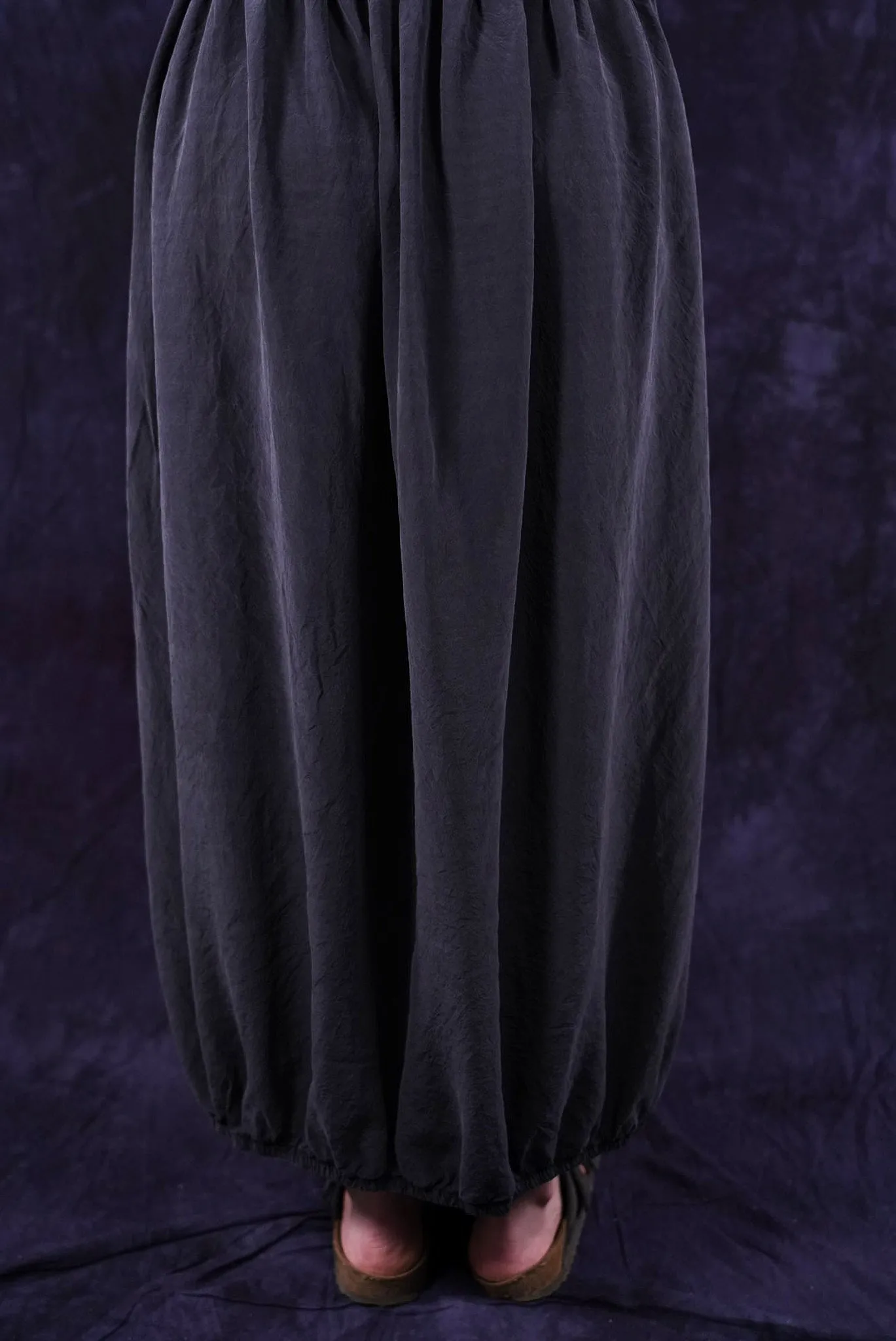 4182 Gathered Hem Silk Skirt Black
