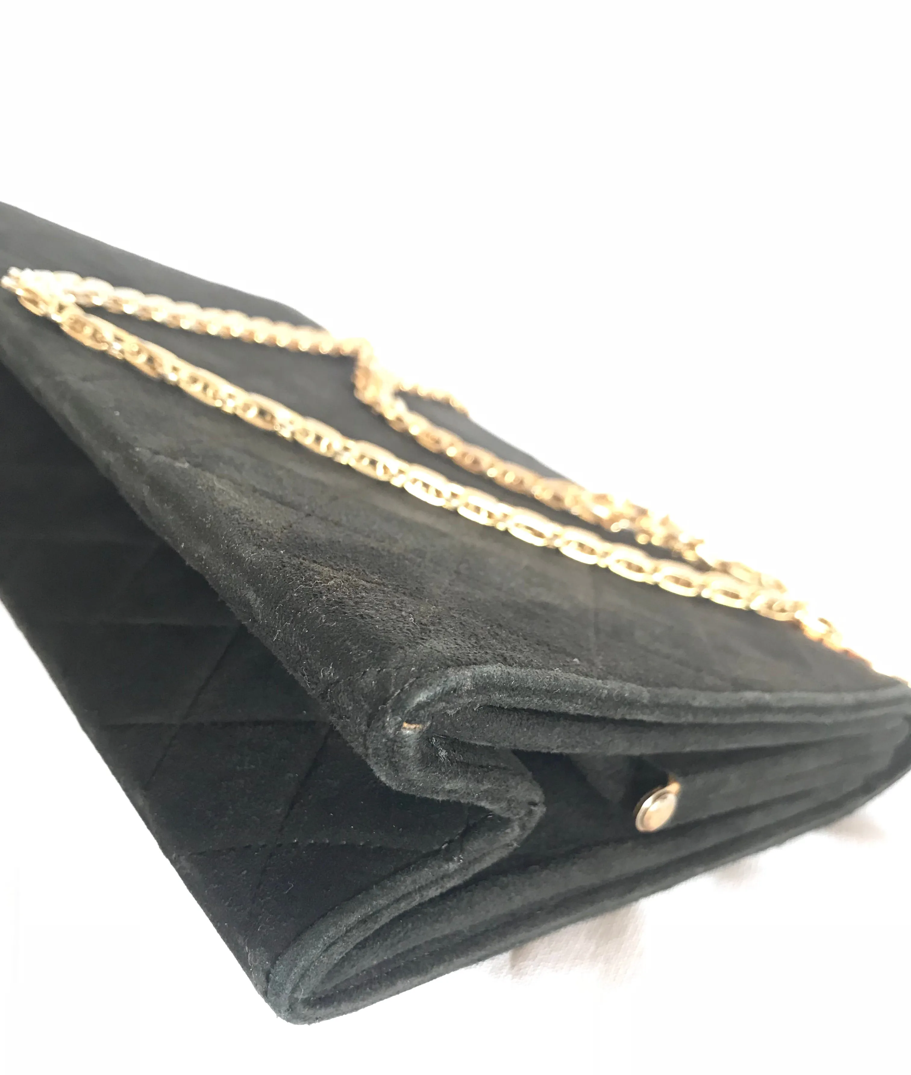 70's, 80's Vintage CHANEL genuine black suede leather kiss lock closure shoulder bag with gold tone CC marks and skinny chains. Rare purse.