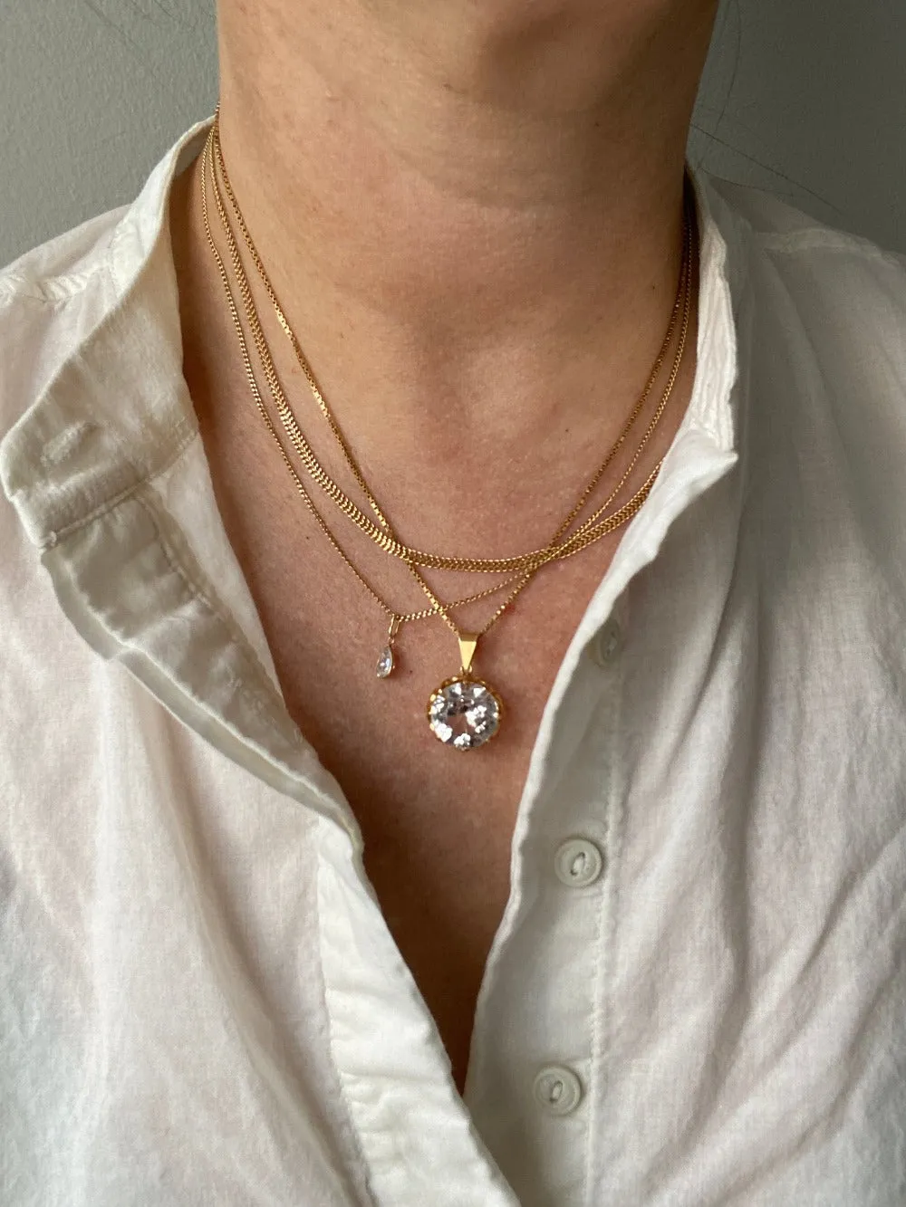 A Delight! Vintage 18k gold herringbone link necklace - 16.75 inch length