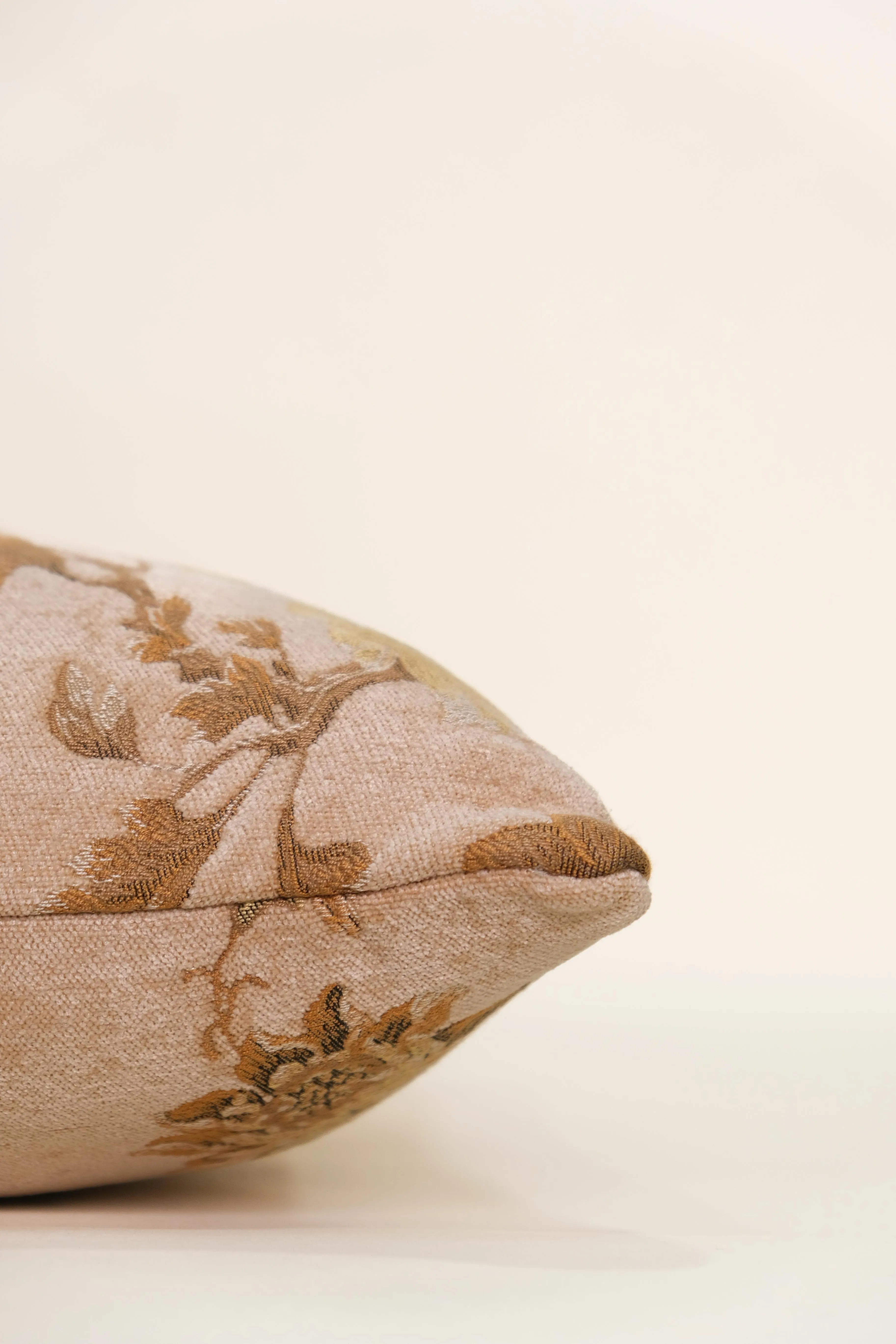 Benice Tapestry Lumbar
