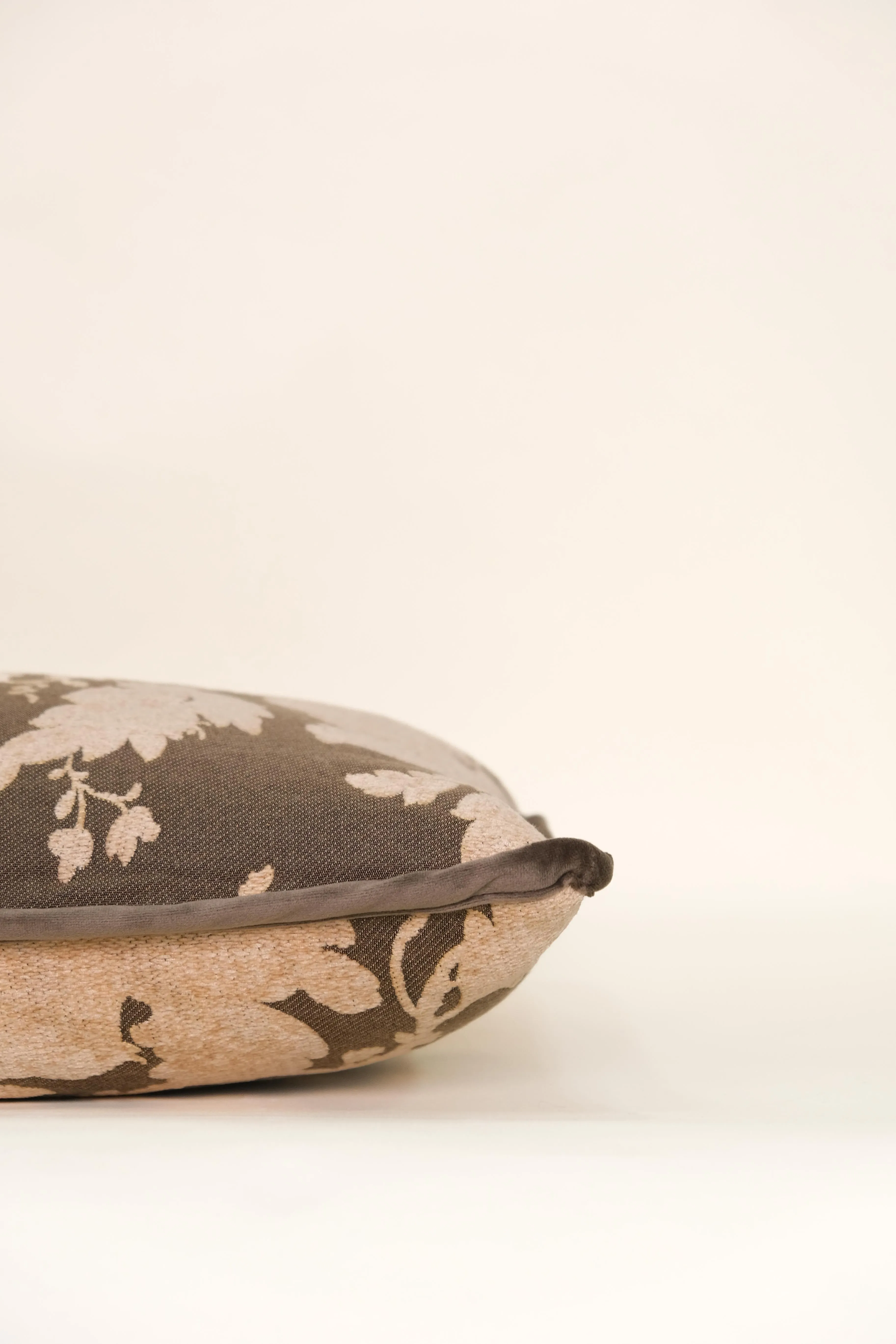 Benice Tapestry Lumbar