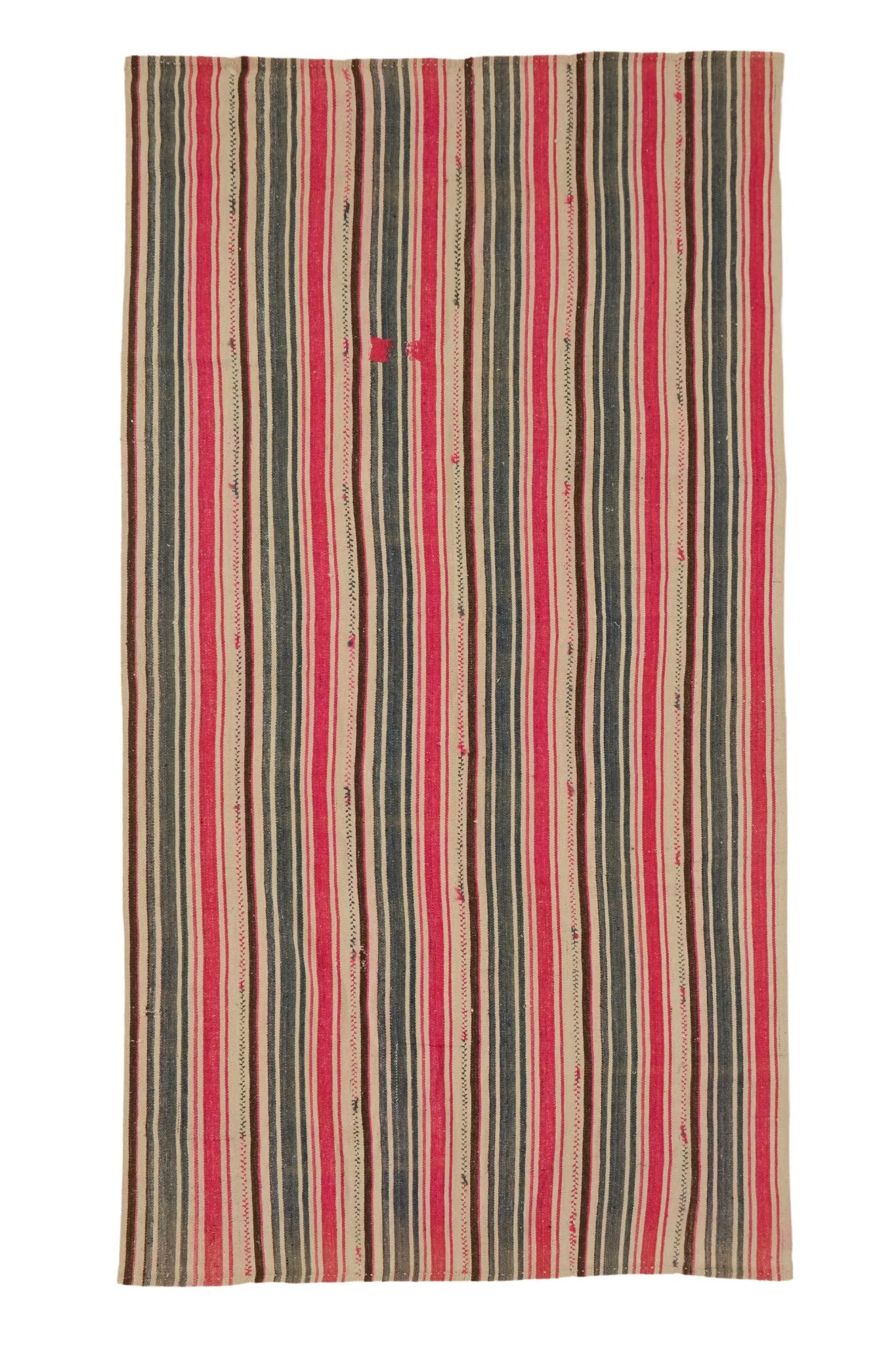 'Berry' Vintage Heirloom Area Rug - 5'9" x 10'8"