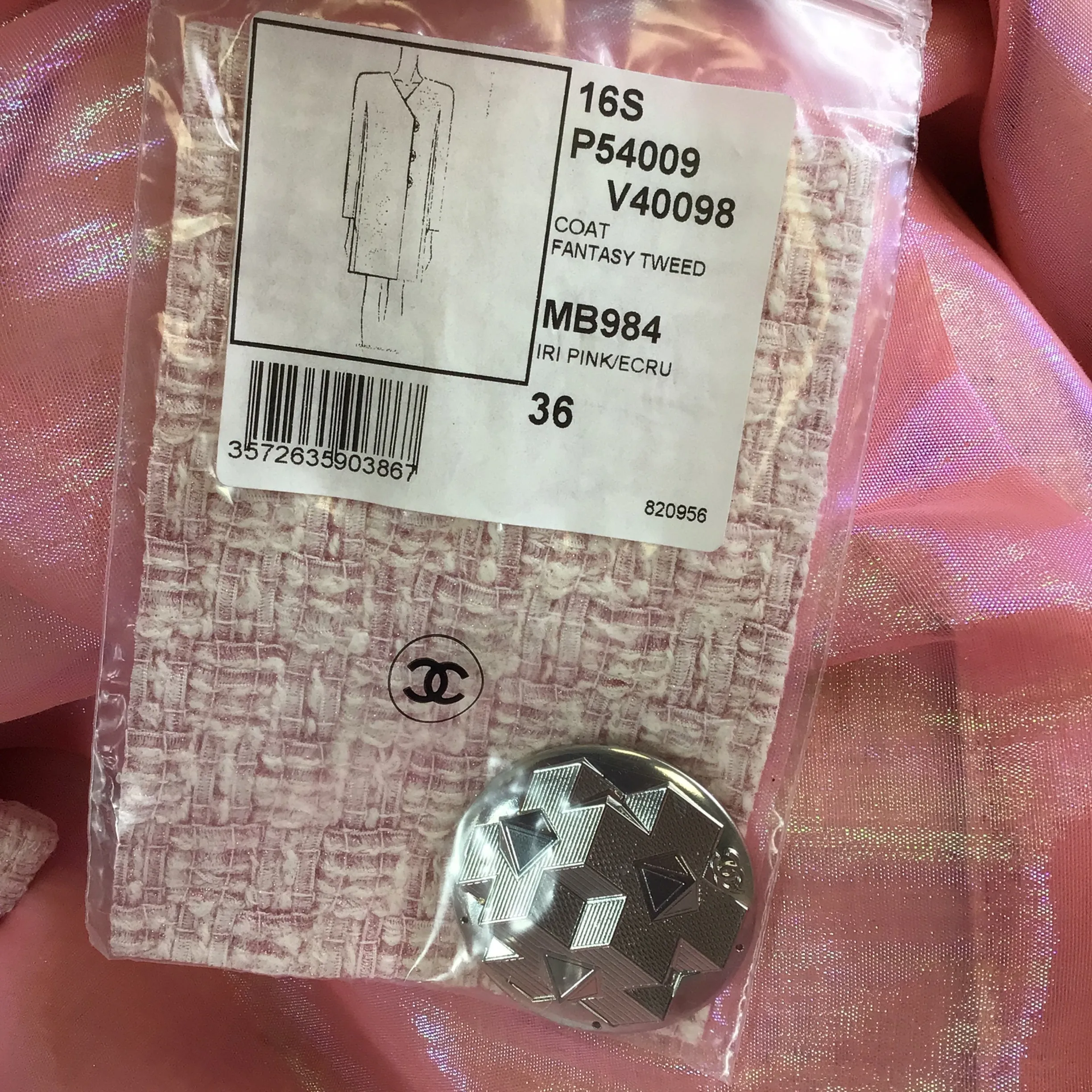 Chanel Light Pink / Ecru 2016 Three-Button Fantasy Tweed Coat