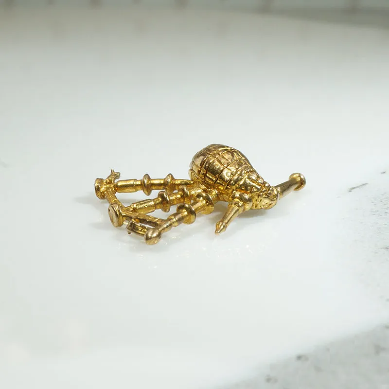 Cunning Wee Bagpipe Charm in 9k Gold