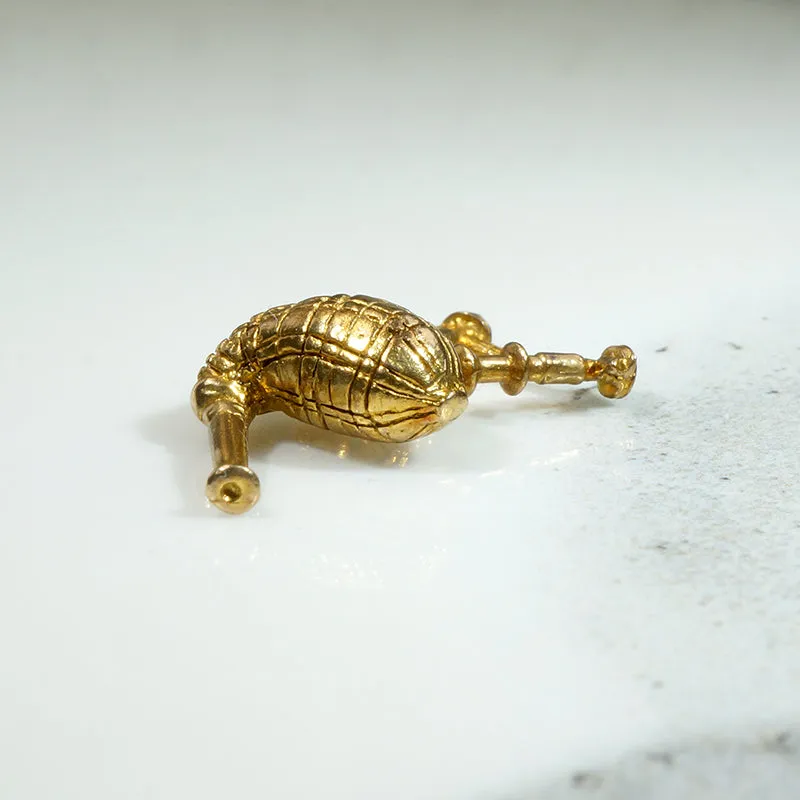 Cunning Wee Bagpipe Charm in 9k Gold