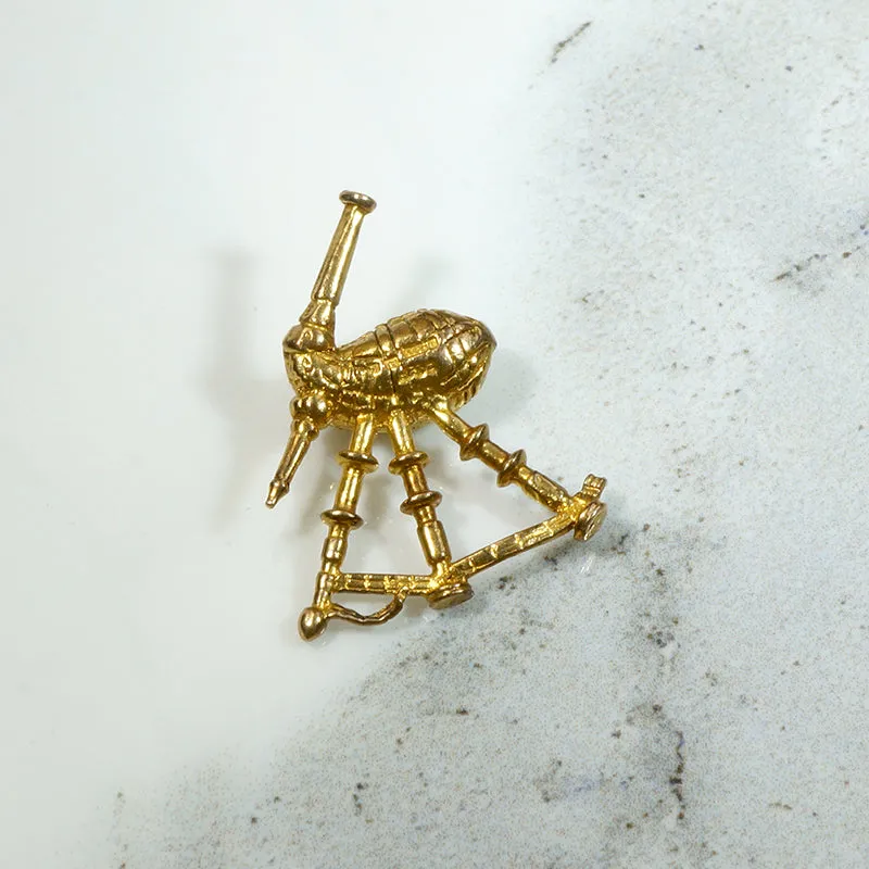 Cunning Wee Bagpipe Charm in 9k Gold