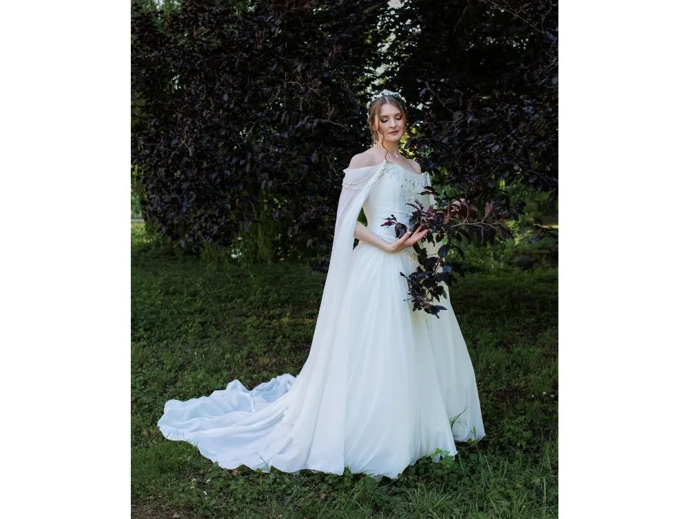 Fantasy silk wedding dress