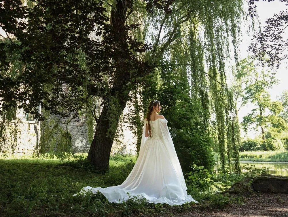Fantasy silk wedding dress