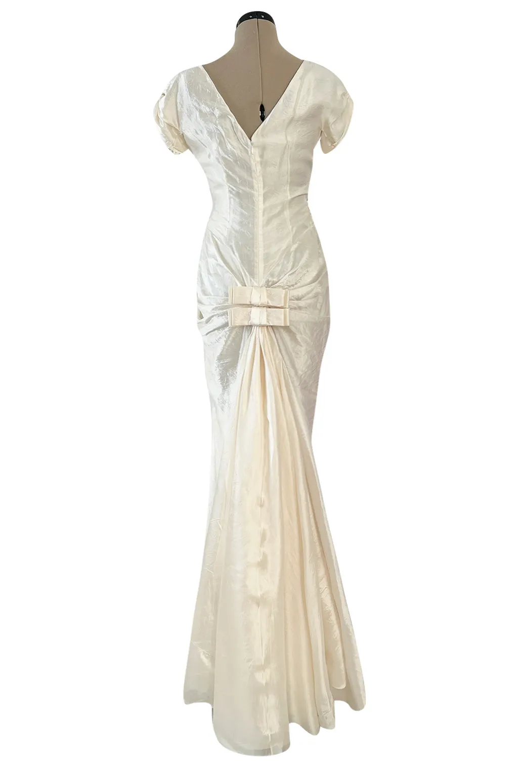 Incredible Spring 2006 Christian Dior by John Galliano Textured Ivory Silk Hourglass Dress