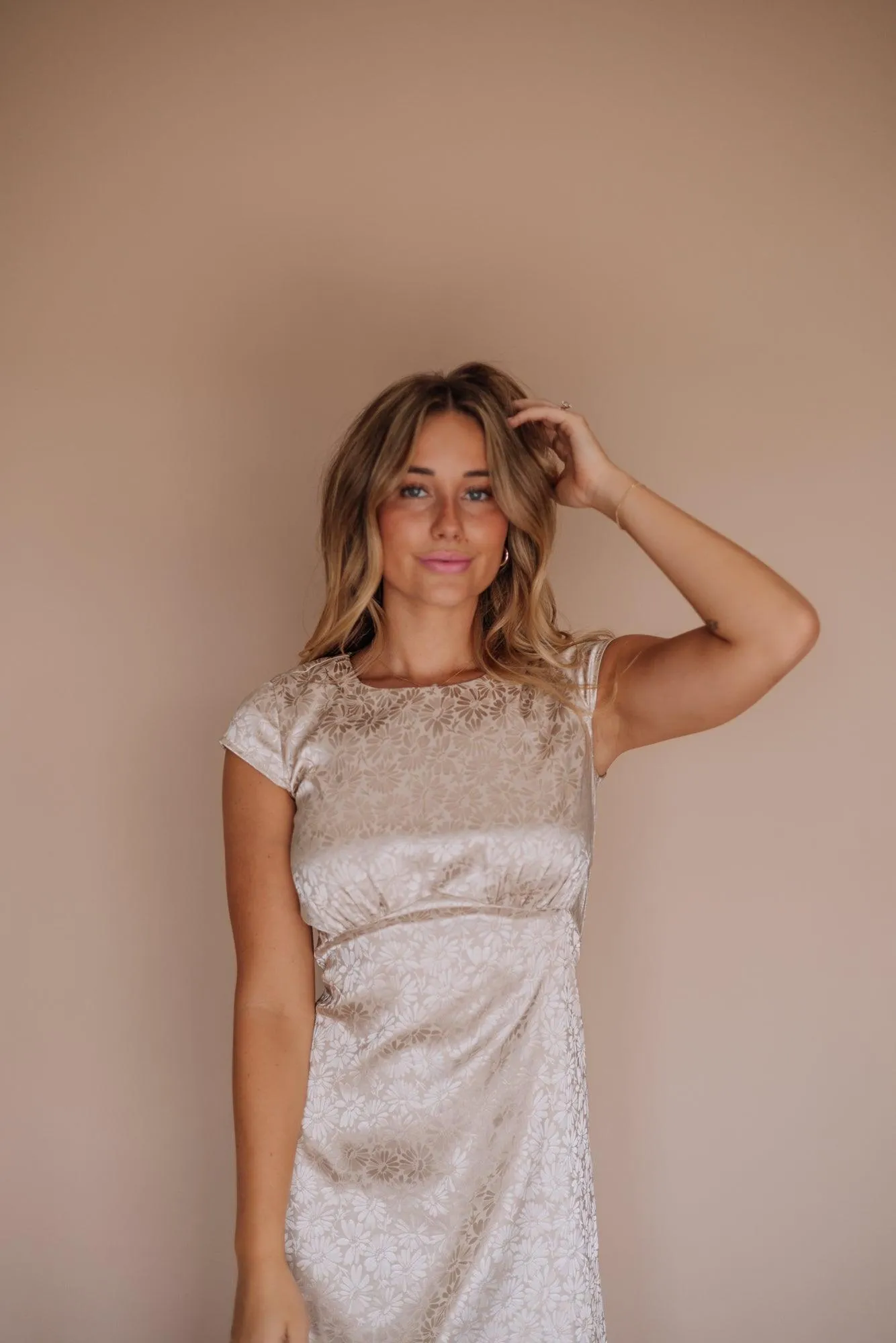 Indie Midi Dress in Gold
