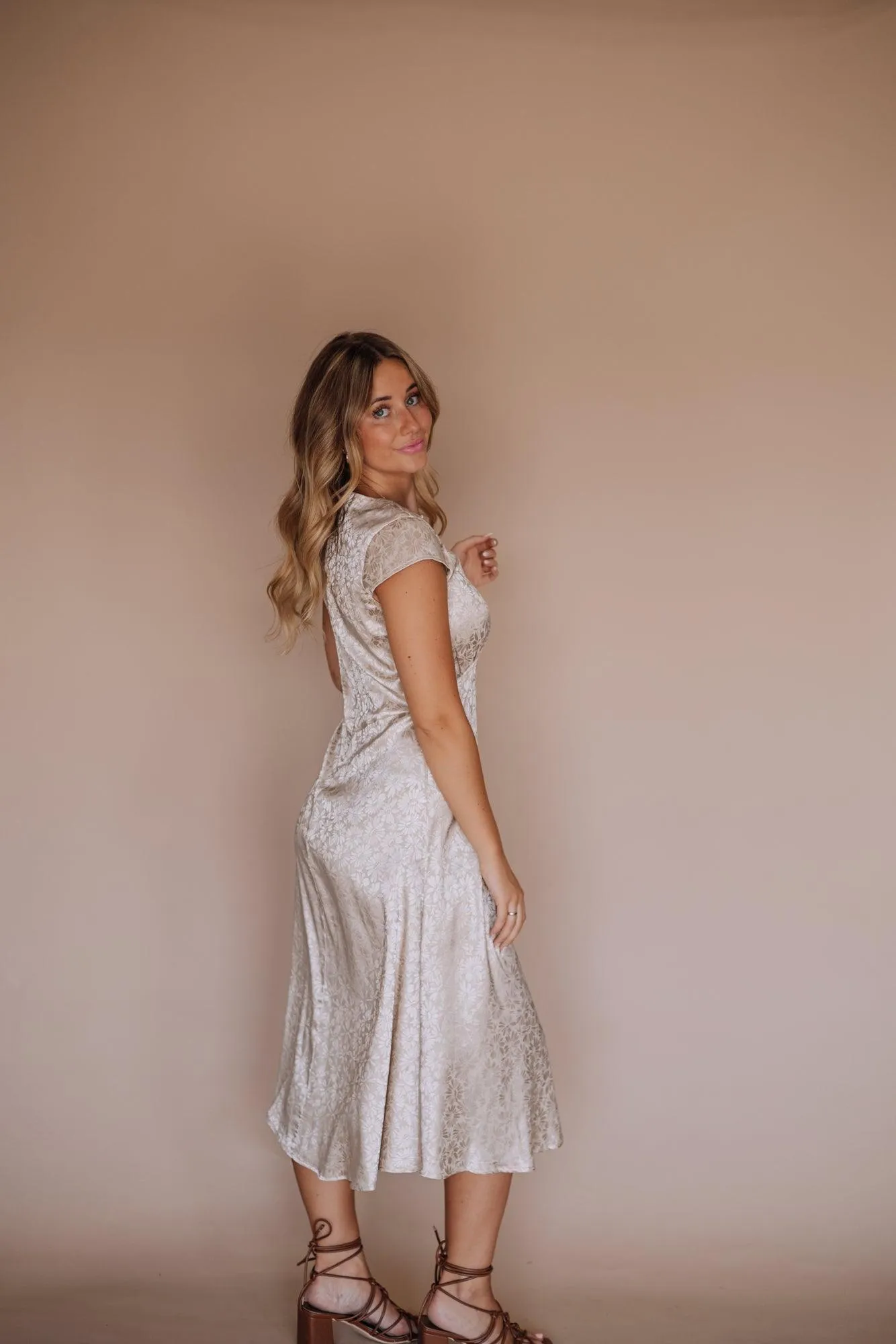 Indie Midi Dress in Gold