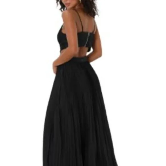 Lulus Got the Glam Black Pleated Cutout Maxi Dress in Black – Size Large