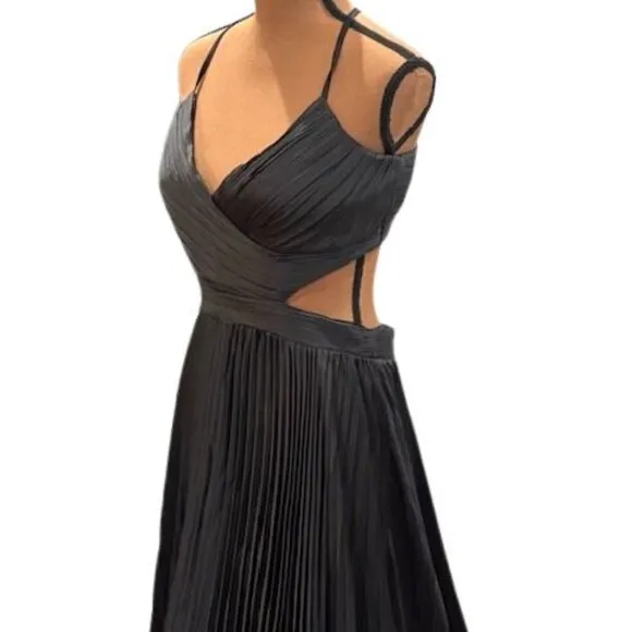 Lulus Got the Glam Black Pleated Cutout Maxi Dress in Black – Size Large