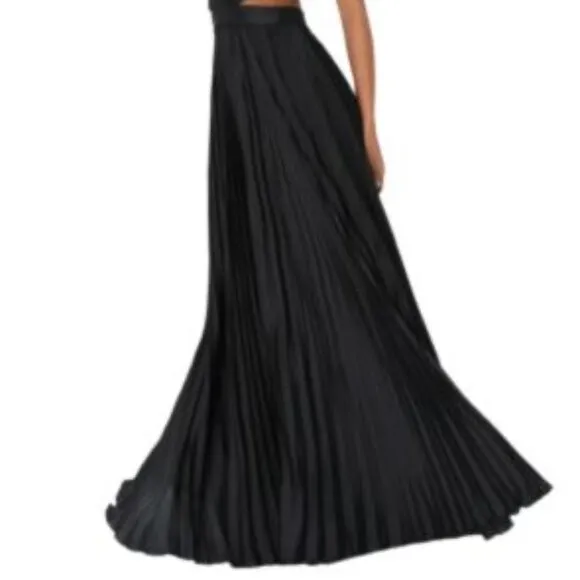 Lulus Got the Glam Black Pleated Cutout Maxi Dress in Black – Size Large