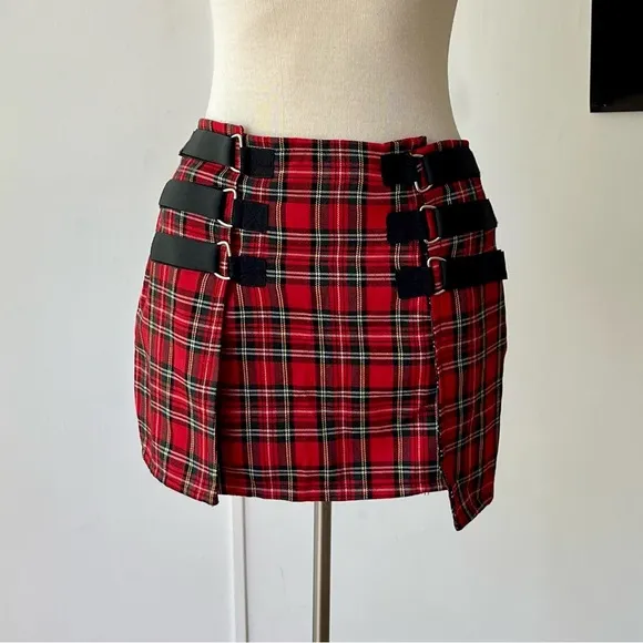 Red plaid ‘Virgo’ skirt with buckle detail