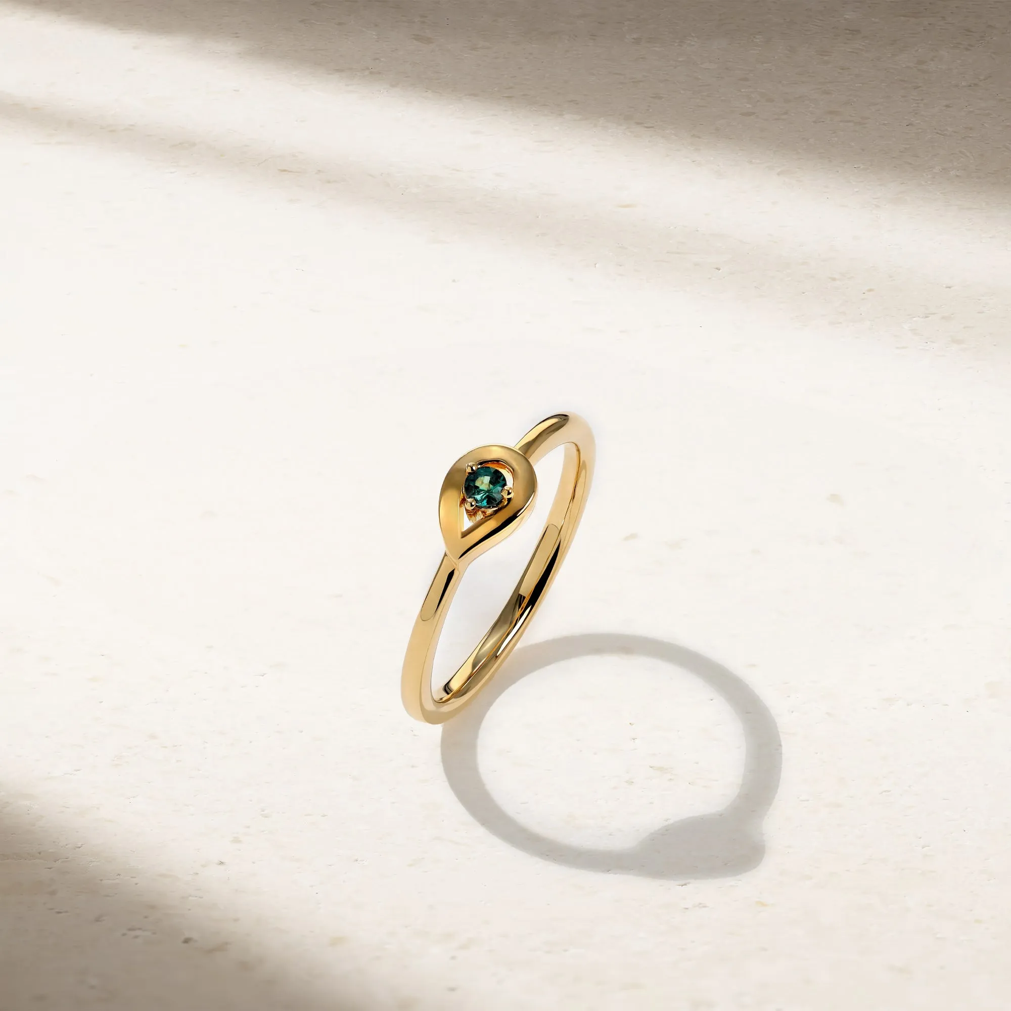 Single Dewdrop Alexandrite Ring
