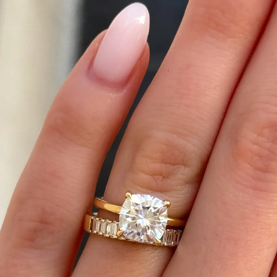Straight Edge Baguette Diamond Wedding Band