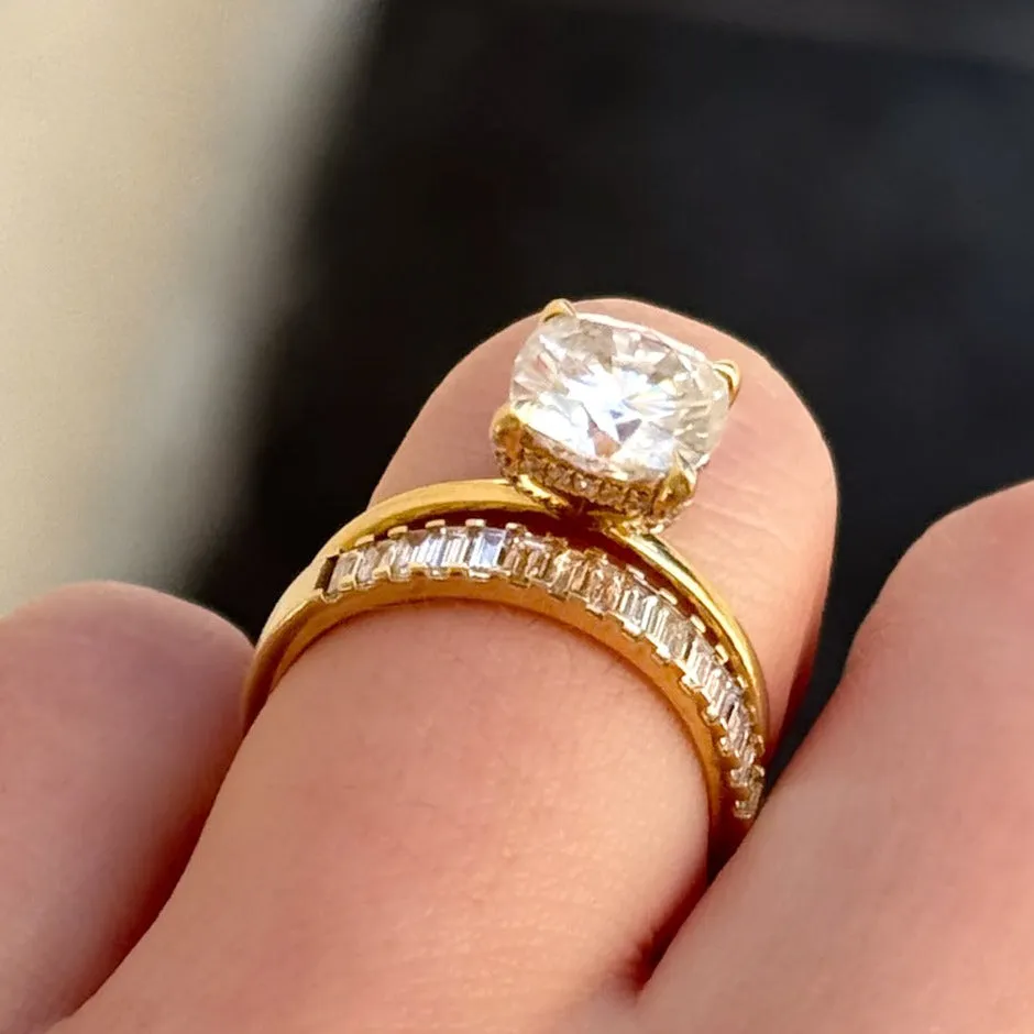 Straight Edge Baguette Diamond Wedding Band