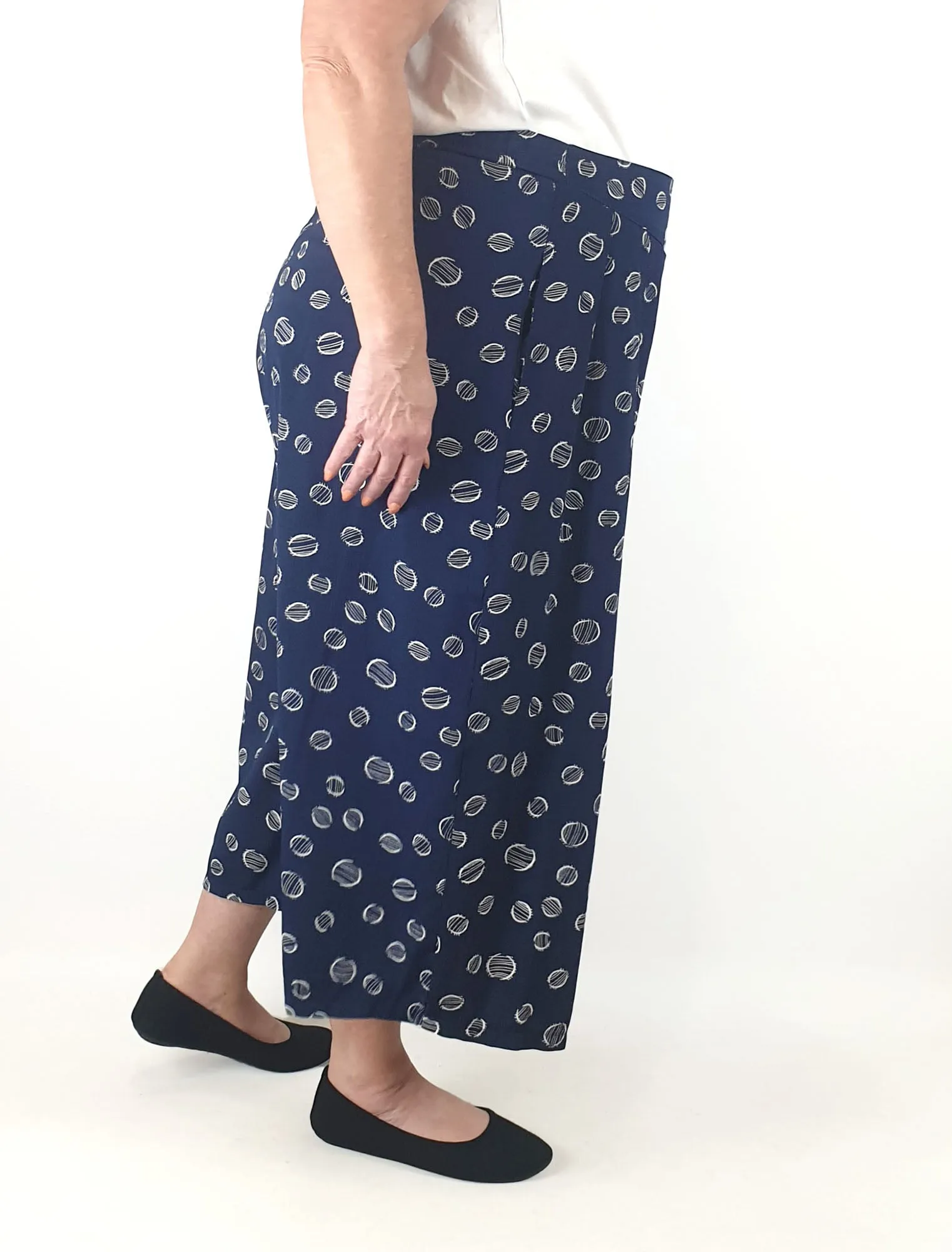 The Exceptional Clothing Company vintage navy culottes size 16