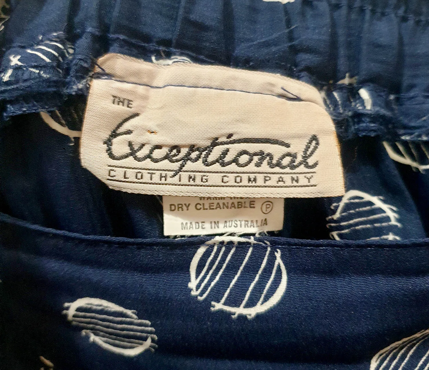 The Exceptional Clothing Company vintage navy culottes size 16