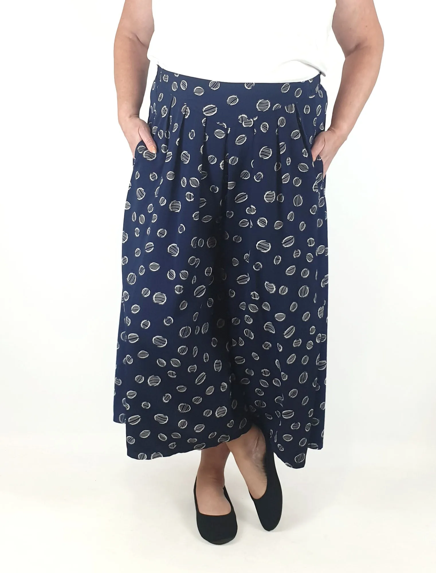 The Exceptional Clothing Company vintage navy culottes size 16