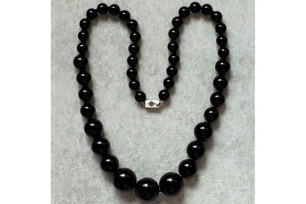 Victorian Whitby Jet Bead Necklace