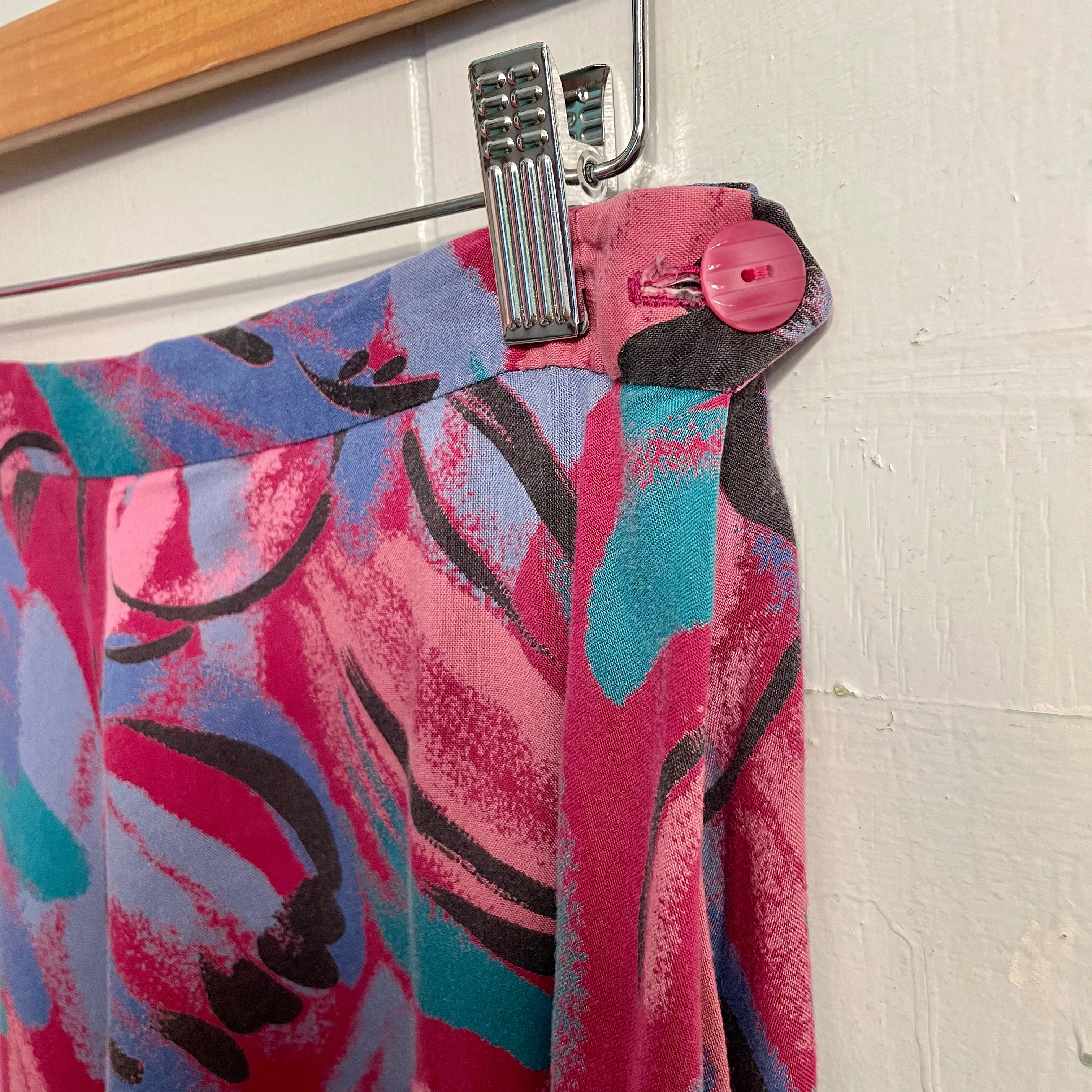 Vintage 70s 80s Abstract Floral Print high waist midi skirt // 28" waist. (HT2392)