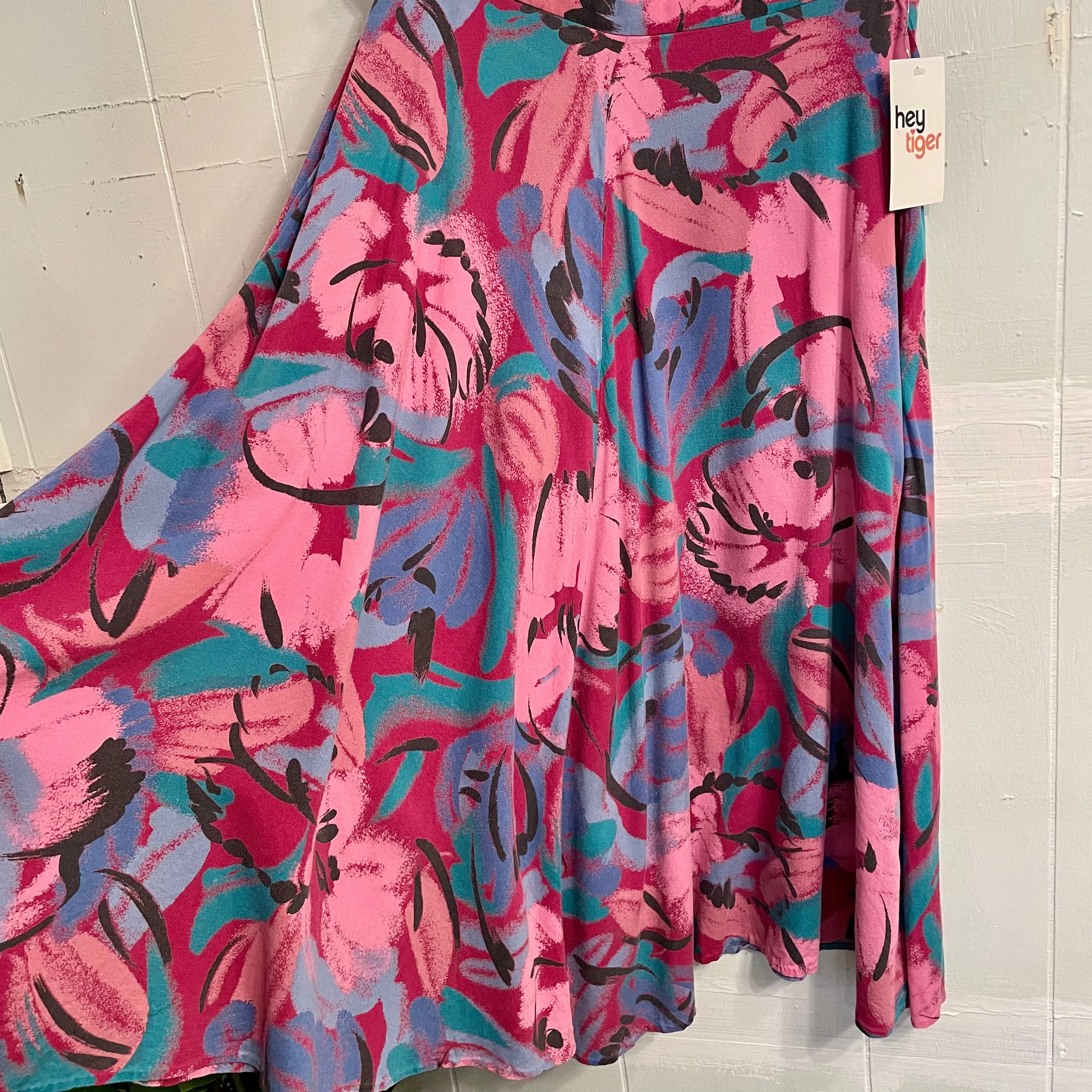 Vintage 70s 80s Abstract Floral Print high waist midi skirt // 28" waist. (HT2392)