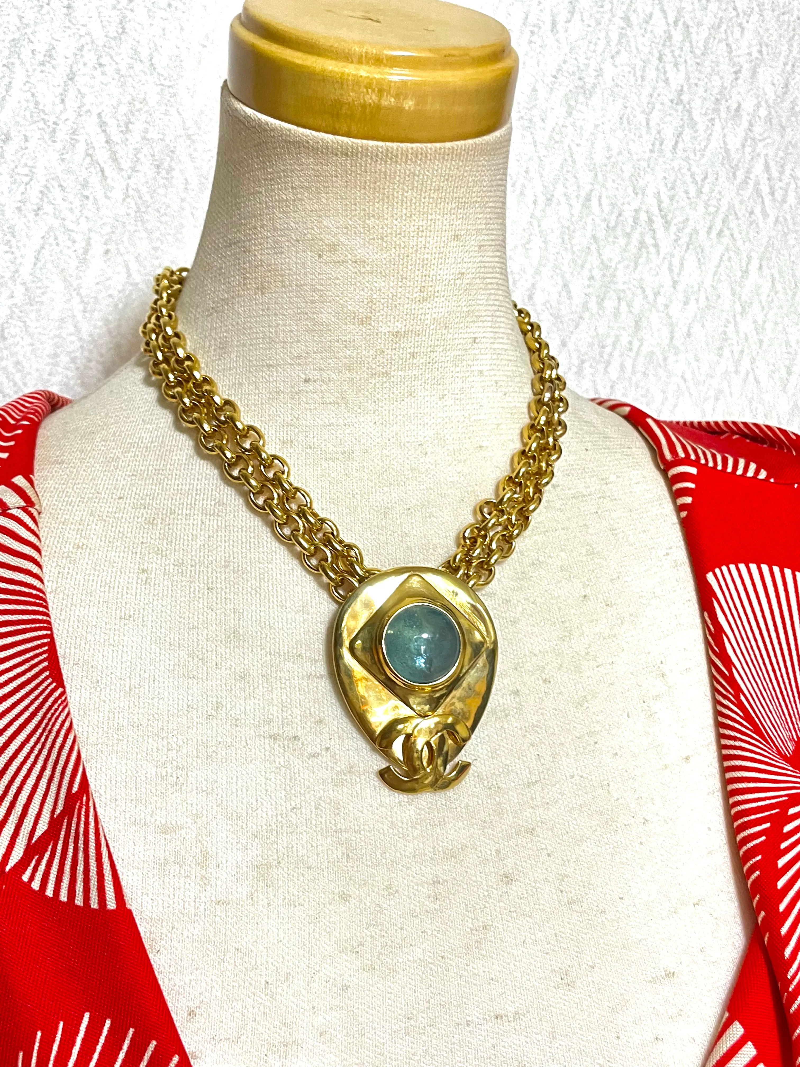Vintage CHANEL statement necklace with gripoix blue stone and CC mark top. Double chain necklace. 0407282