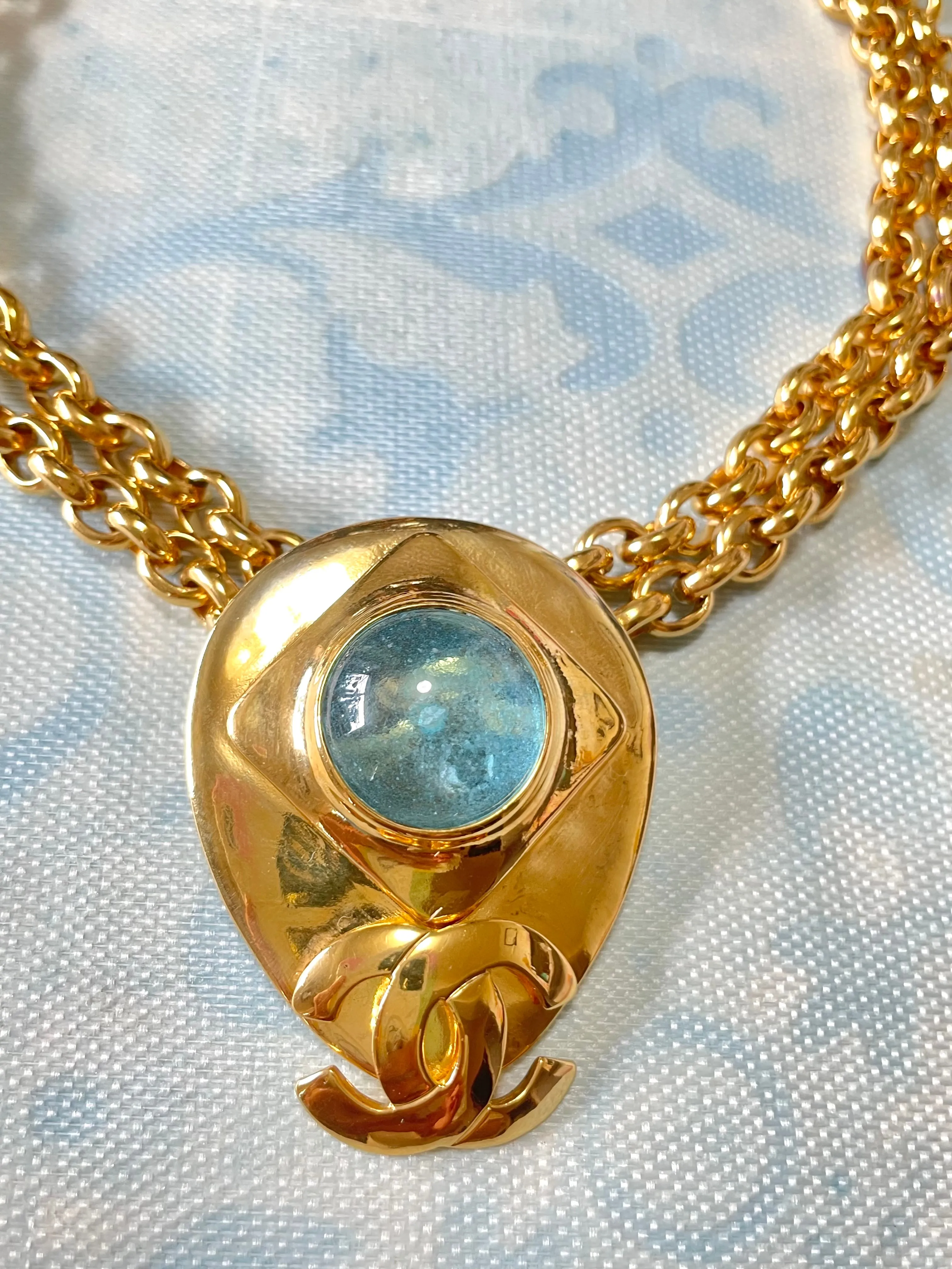 Vintage CHANEL statement necklace with gripoix blue stone and CC mark top. Double chain necklace. 0407282