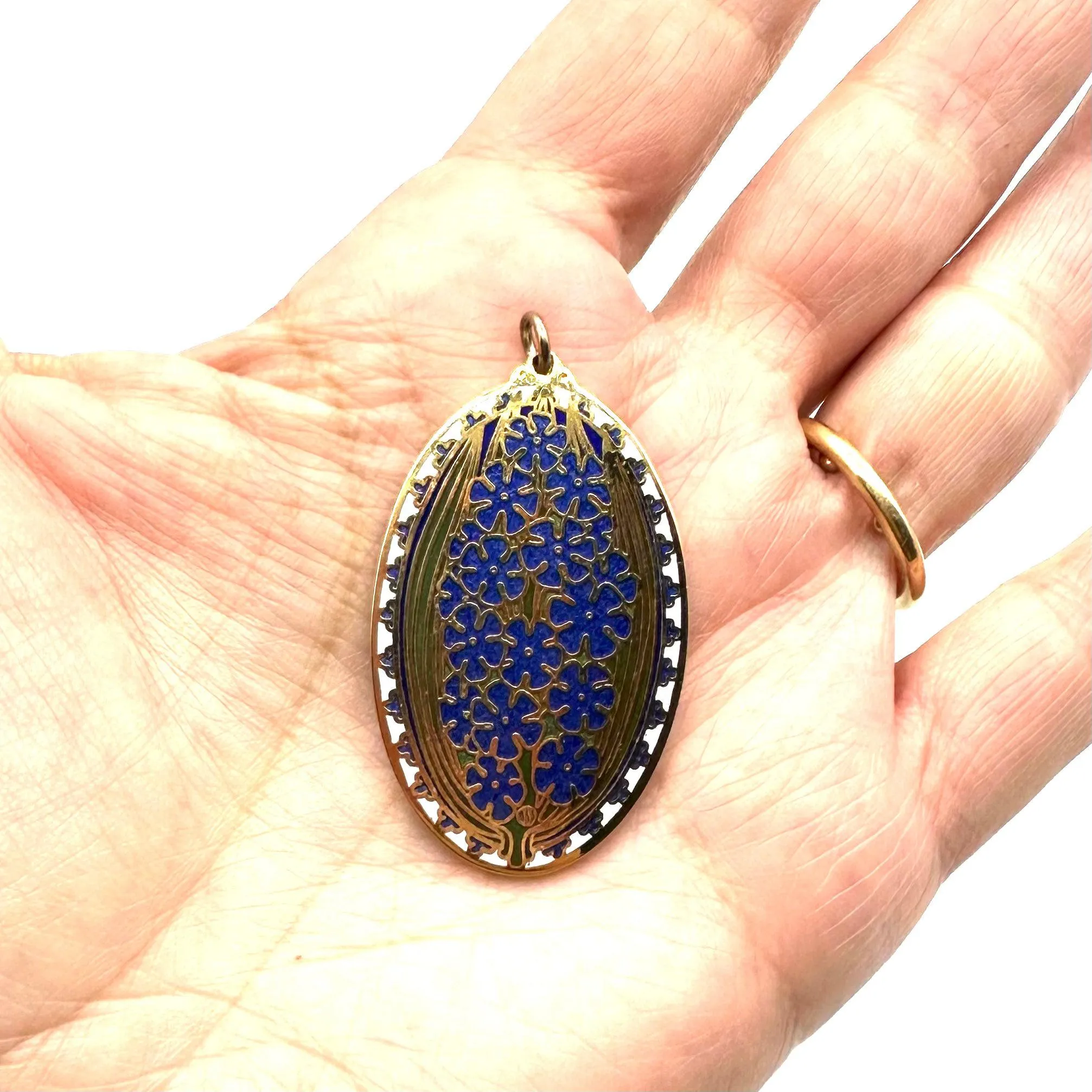 Vintage Enameled Flower Pendant
