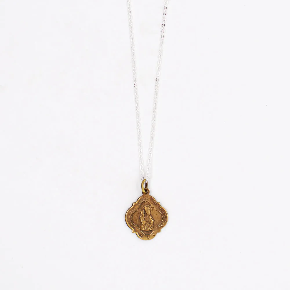 Vintage Saint Medal Saint Anne De Beaupre v199