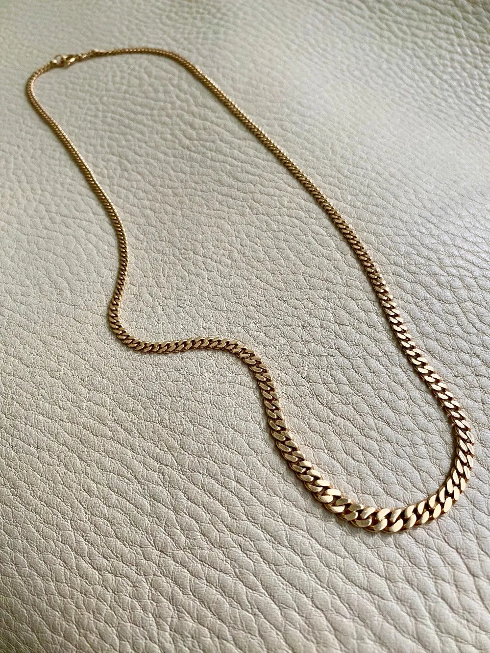 Vintage Swedish 18k gold graduated curb link necklace - 17.25 inch length