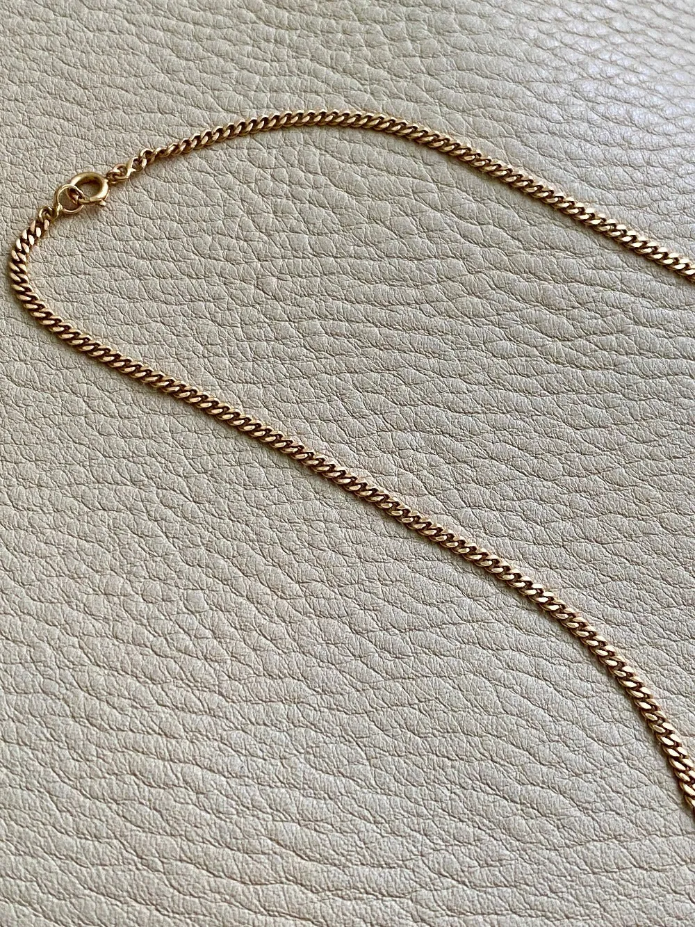 Vintage Swedish 18k gold graduated curb link necklace - 17.25 inch length