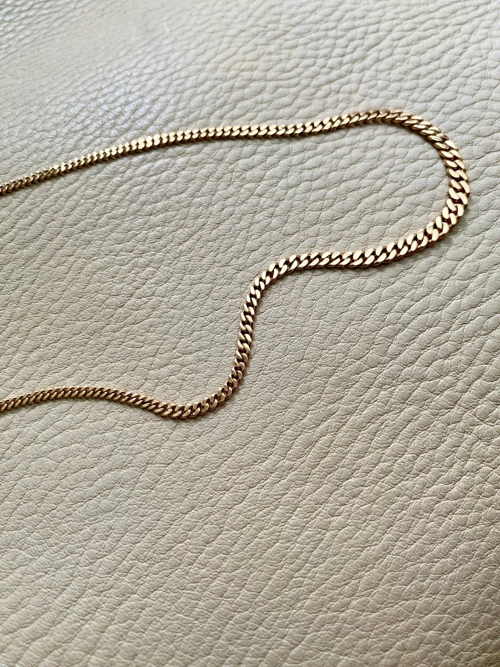 Vintage Swedish 18k gold graduated curb link necklace - 17.25 inch length