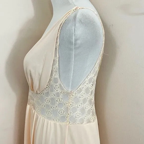 Vintage 70’s Peach Nylon &amp; Lace Maxi NightGown Plunging Neckline L
