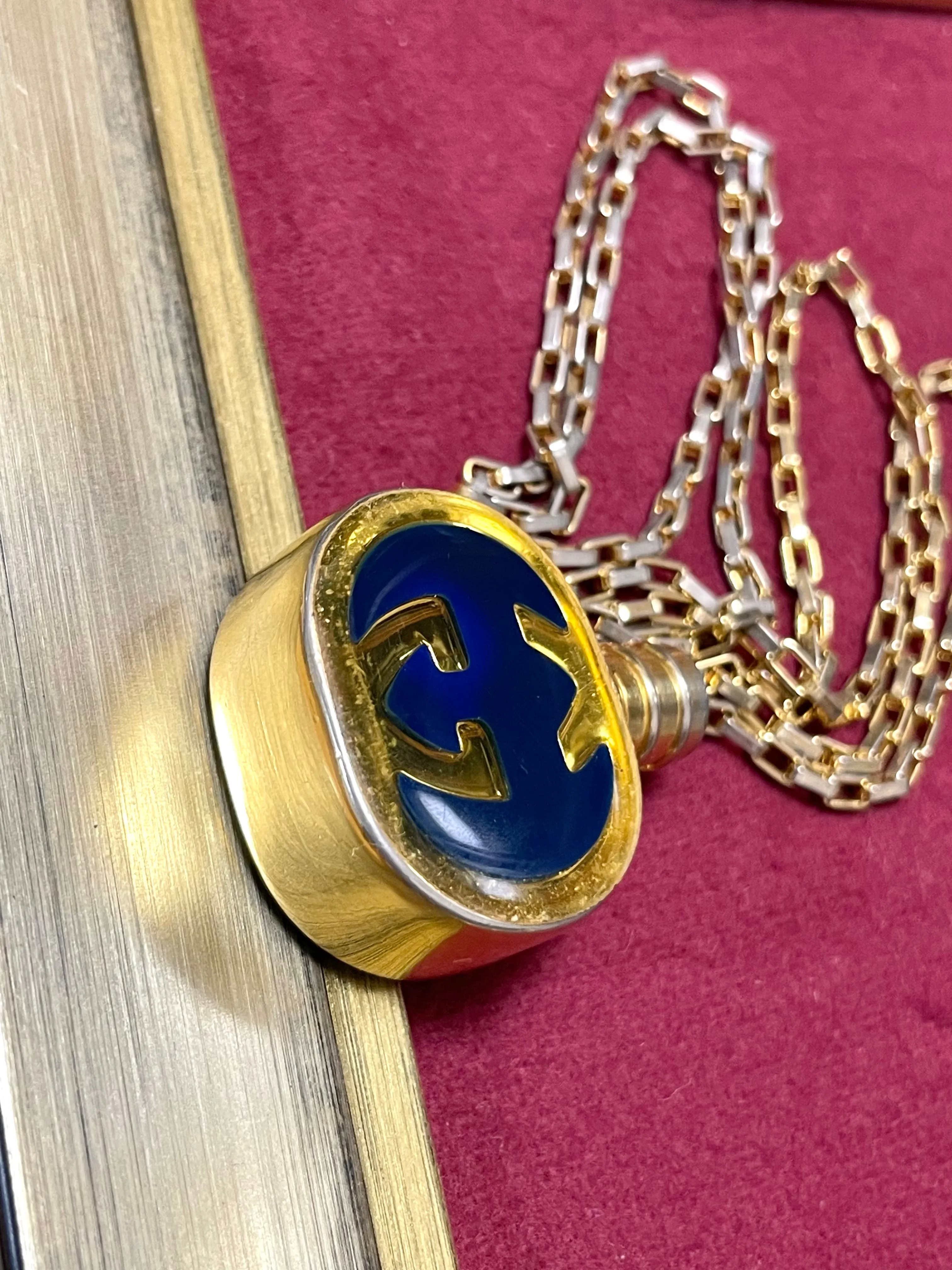 W2 80’s vintage Gucci golden chain long necklace with navy motif perfume bottle. Rare Gucci vintage jewelry. 050527ya1
